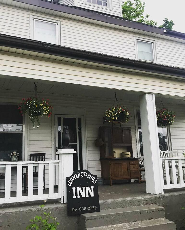 Awakenings Inn Montague Exterior photo